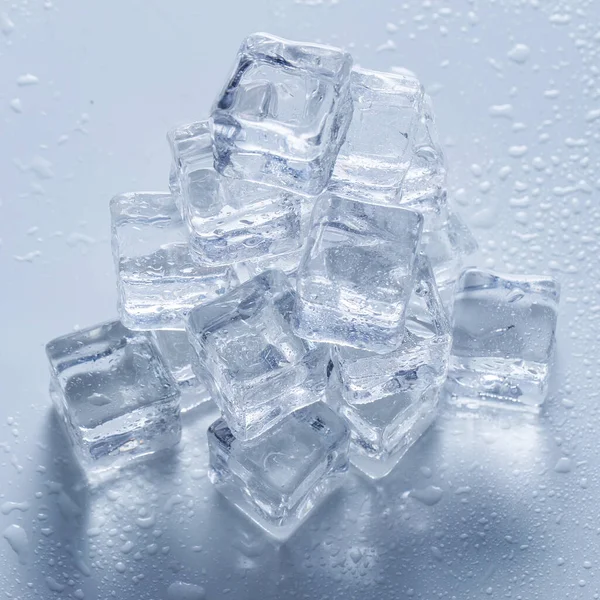 Frio Cubos Gelo Congelados Mesa — Fotografia de Stock