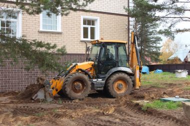 Traktör Jcb çalışıyor.