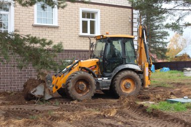 Traktör Jcb çalışıyor.