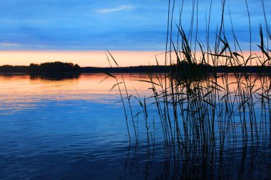Sunset bulvarında Vuoksa Gölü, Leningrad Region, Rusya Federasyonu.