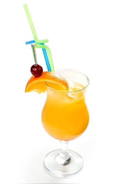 Alcoholic cocktails and soft drinks on a white background — Stock Photo, Image