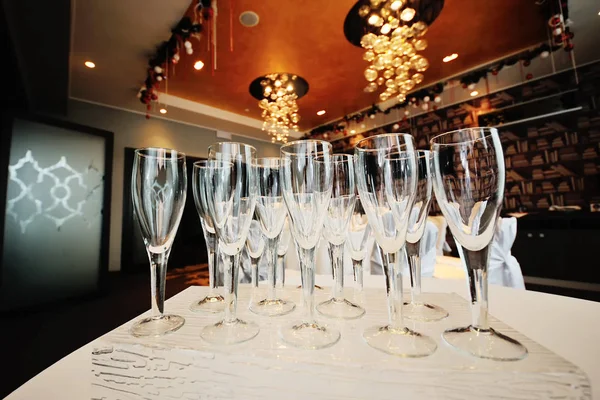 Belos copos de vinho espumante closeup — Fotografia de Stock