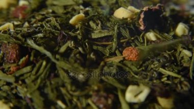 Yeşil çay adet kurutulmuş meyve ile gevşek biçimde