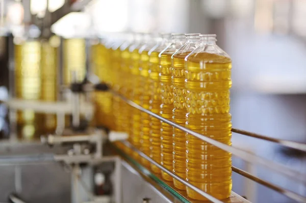 Fabryki do produkcji oleju słonecznikowego. — Zdjęcie stockowe