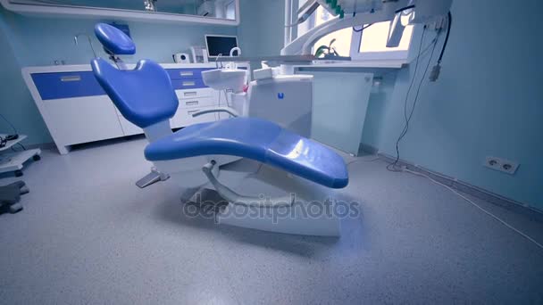 Beautiful interior of the modern dental office. — Stock Video