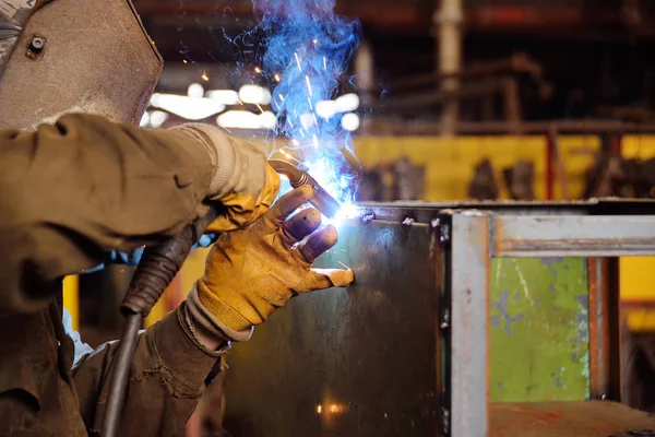 Welder for his work. — Stock Photo, Image