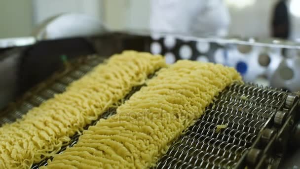 Factory for the production of instant noodles — Stock Video