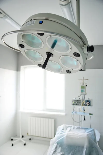 Lampada chirurgica in sala operatoria — Foto Stock