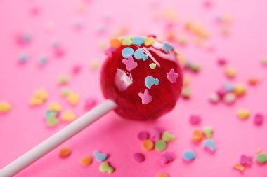 pembe Pembe lolipop yakın çekim yuvarlak.