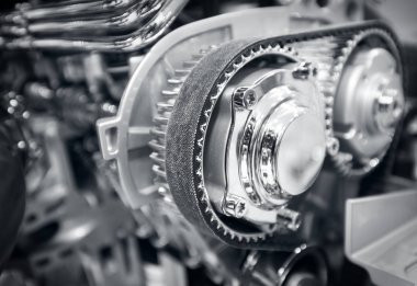 Otomobilin motor parçası