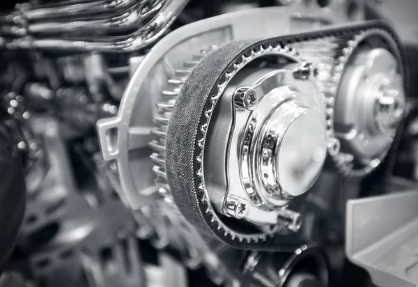 Otomobilin motor parçası