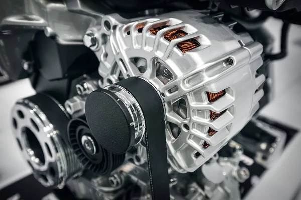 Otomobilin motor parçası