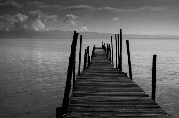 Black White Monochrome old wooden bridge — Stock Photo, Image
