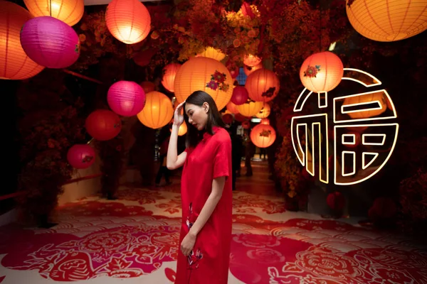 Femme heureux Nouvel An chinois Saint-Valentin Festival — Photo