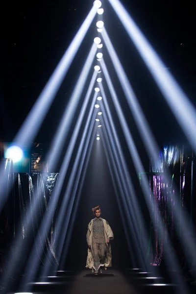 Desfile de Moda de Nueva Colección en Bangkok Moda Internacional —  Fotos de Stock