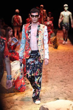 Bangkok Uluslararası Moda Koleksiyonunun Moda Gösterisi