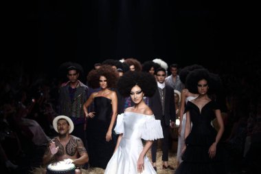 Bangkok Uluslararası Moda Koleksiyonunun Moda Gösterisi