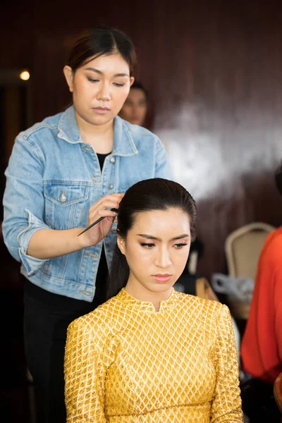 Bangkok Tailândia Fevereiro 2019 Mua Compõem Modelo Moda Tailandês Traje — Fotografia de Stock