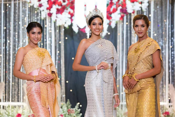 Bangkok Таїланд Лютого 2019 Fashion Model Thai Traditional Costume Wedding — стокове фото