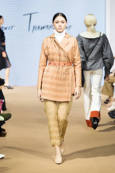 Bangkok Tailandia Mayo 2019 Caminatas Modelo Fashion Show Thesis Chulalongkorn —  Fotos de Stock