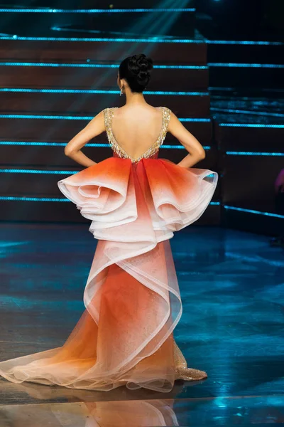 Pattaya Thaiföld Március 2019 Versenyző Jelen Fashion Show Evening Gown — Stock Fotó