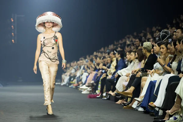Bangkok Tayland Mart 2019 Yeni Koleksiyon Moda Şovu Yaz Sirivannavari — Stok fotoğraf