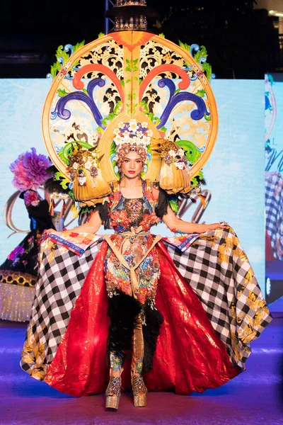 Pattaya Thailand March 2019 Contestant Indonesia Present Fashion Show National — Stock Fotó