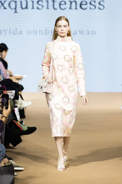 Bangkok Tailandia Mayo 2019 Caminatas Modelo Fashion Show Thesis Chulalongkorn —  Fotos de Stock