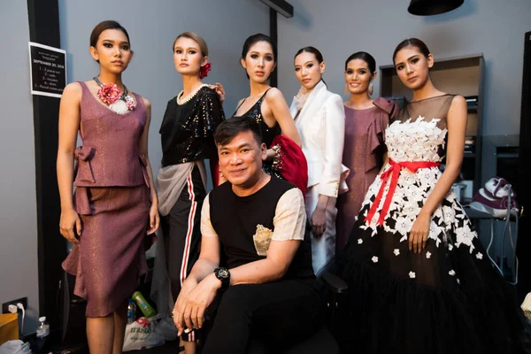 Bangkok Tailândia Abril 2019 Caminhadas Modelo Desfile Moda Mulheres Primavera — Fotografia de Stock