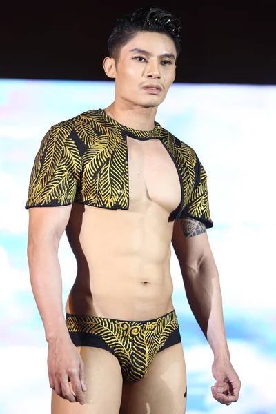 泰国曼谷 2018年1月26日 泰国Lgbt时装秀2018 的时装秀 在影响大厅展示了男女同性恋者 双性恋者 变性者和变性人的平等权利 — 图库照片