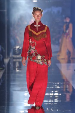Bangkok, Tayland - 10 Mart 2018; Üniversite Tezinin Moda Gösterisi 