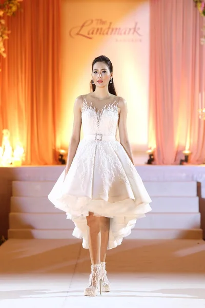Bangkok Thailand April 2018 Model Walks Fashion Show Wedding Dress — 스톡 사진
