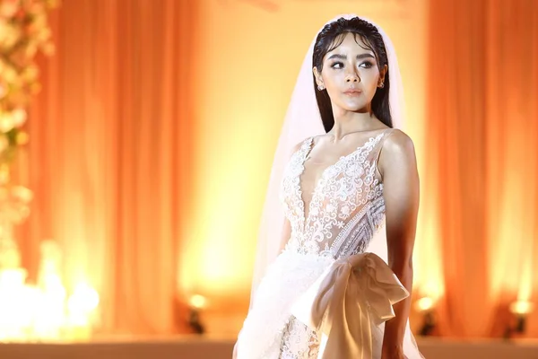Bangkok Thailand April 2018 Model Walks Fashion Show Wedding Dress — Stok fotoğraf