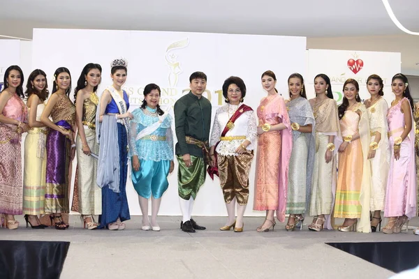 Samutsakorn Tailândia Abril 2018 Caminhada Modelos Abertura Show Beauty Pageant — Fotografia de Stock