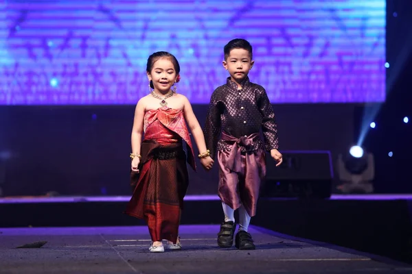 Udonthani Thailand May 2018 Kids Children Walk Fashion Show Final — 스톡 사진