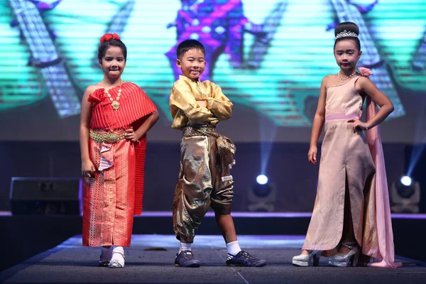 Udonthani Thailand May 2018 Kids Children Walk Fashion Show Final — 스톡 사진