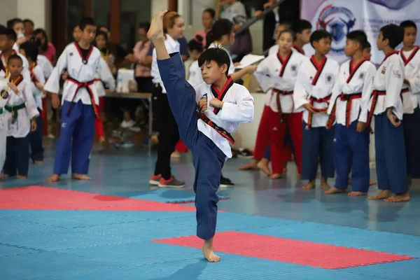 Bangkok Thailand July 2018 Taekwondo Practitioner Freestyle Poomsae Creative Poomsae — Stock fotografie