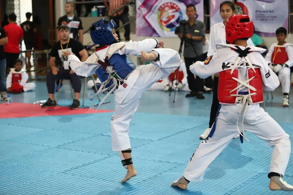 泰国曼谷 2018年7月1日 来自许多国家的跆拳道运动员在Au Stadium Stadium 参加第四届世界跆拳道英雄锦标赛 4Th Heroes Taekwondo International — 图库照片