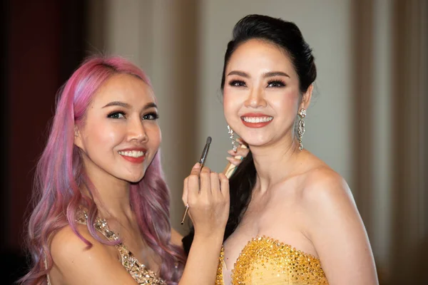 Udonthani Thailand July 2019 Make Artist Apply Cosmetic Beautiful Contestants — Stockfoto
