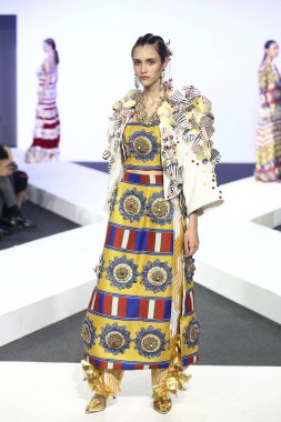 Bangkok, Tayland - 29 Mayıs 2017; Bangkok Üniversitesi, Moda Tasarım Tezini Emquartier Mağazası 'nda 