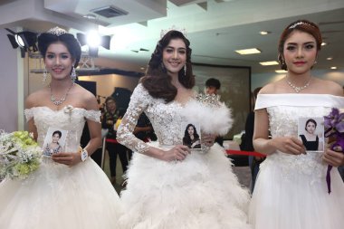 Bangkok, Tayland - 25 Ocak 2017; Lifeford Büyülü Prenses Gelin Makyajı 2016, Orta Alan ve 50 dakika içinde makyaj başvurusu