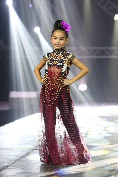 Bangkok Thailand July 2017 Kid Fashion Show Alicio Stain Lighting — стокове фото