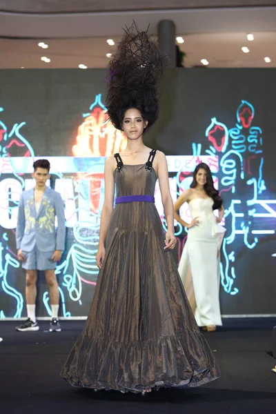 Bangkok Thailand August 2017 Hair Fashion Show Chalachol Academy Presenting — Stockfoto