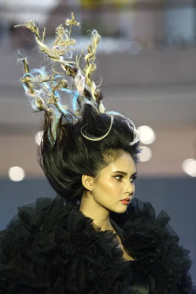 Bangkok Thailand August 2017 Hair Fashion Show Chalachol Academy Presenting — Stockfoto