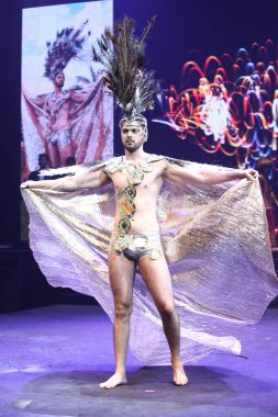 Bangkok, Tayland - 13 Şubat 2017; Asyatik Ulusal Geleneksel Modern Kostüm 'de 