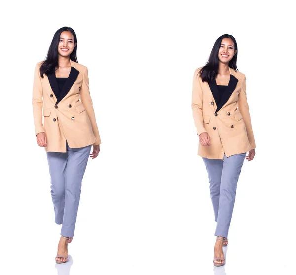 Tam Uzunlukta Yaşlarda Krem Rengi Düzgün Takım Elbise Yüksek Topuklu — Stok fotoğraf