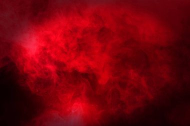 Siyah Arkaplanda Kırmızı Yoğun Tüy Duman ve Sis, Soyut Duman Bulutları, Tüm Hareketler Bulanık, Odaklanamaz Niyet Bulanık, Yüksek Düşük Kontrastlı Kontrast, metin logosu için kopyalama alanı