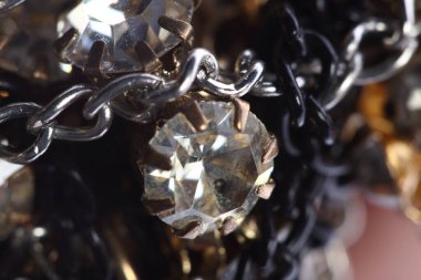 Macro Seçici Odaklan ve bir kısmını bulanıklaştır, aksesuar bileziği, yüzük ve pırıltılı elmas