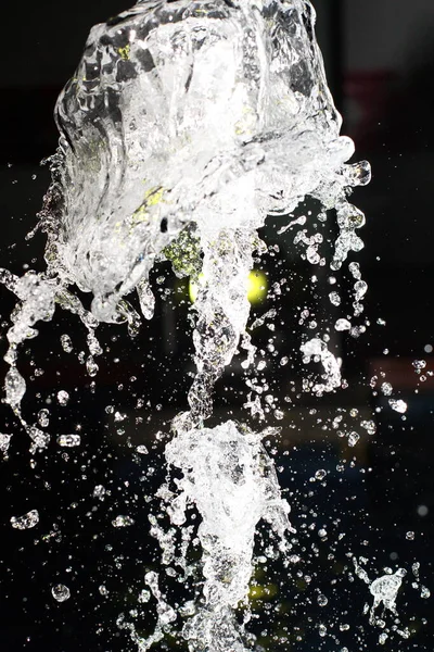 Water Splash Van Gordijn Lucht Zwarte Achtergrond Schieten Met Hoge — Stockfoto