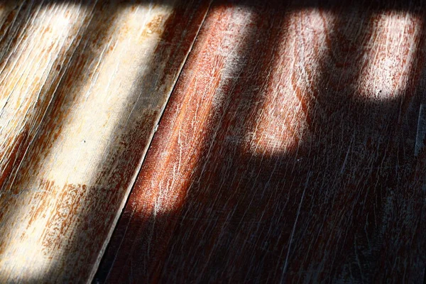 Luz Solar Janela Com Barras Caindo Chão Madeira — Fotografia de Stock